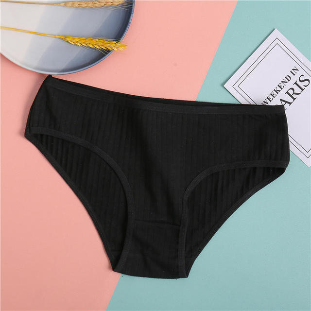 Cute Ladies' Low Waist Breathable Cotton Panties