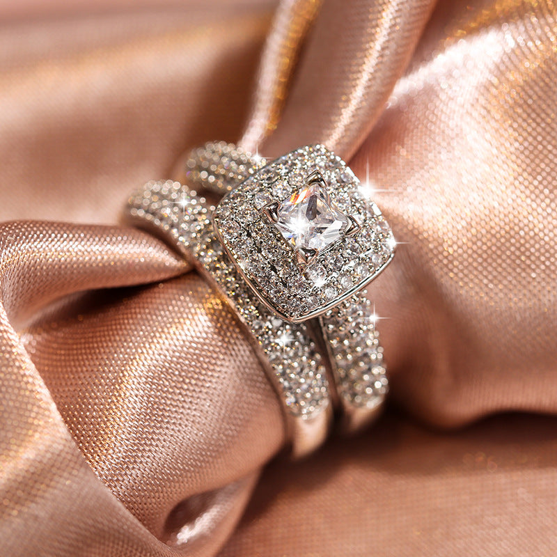 Luxury Rhinestone Engagement Ring in New Fashion